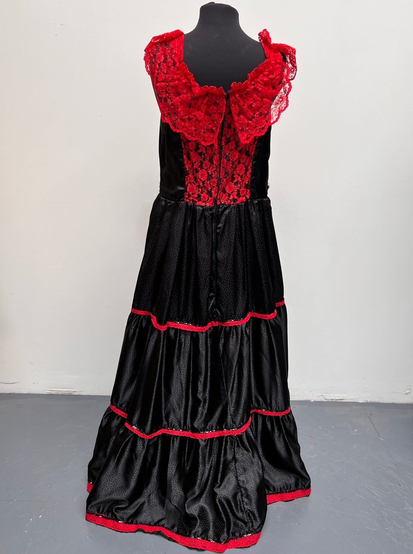 Moulin Rouge Long Red Black Show Girl Saloon Girl Dress Size M/L