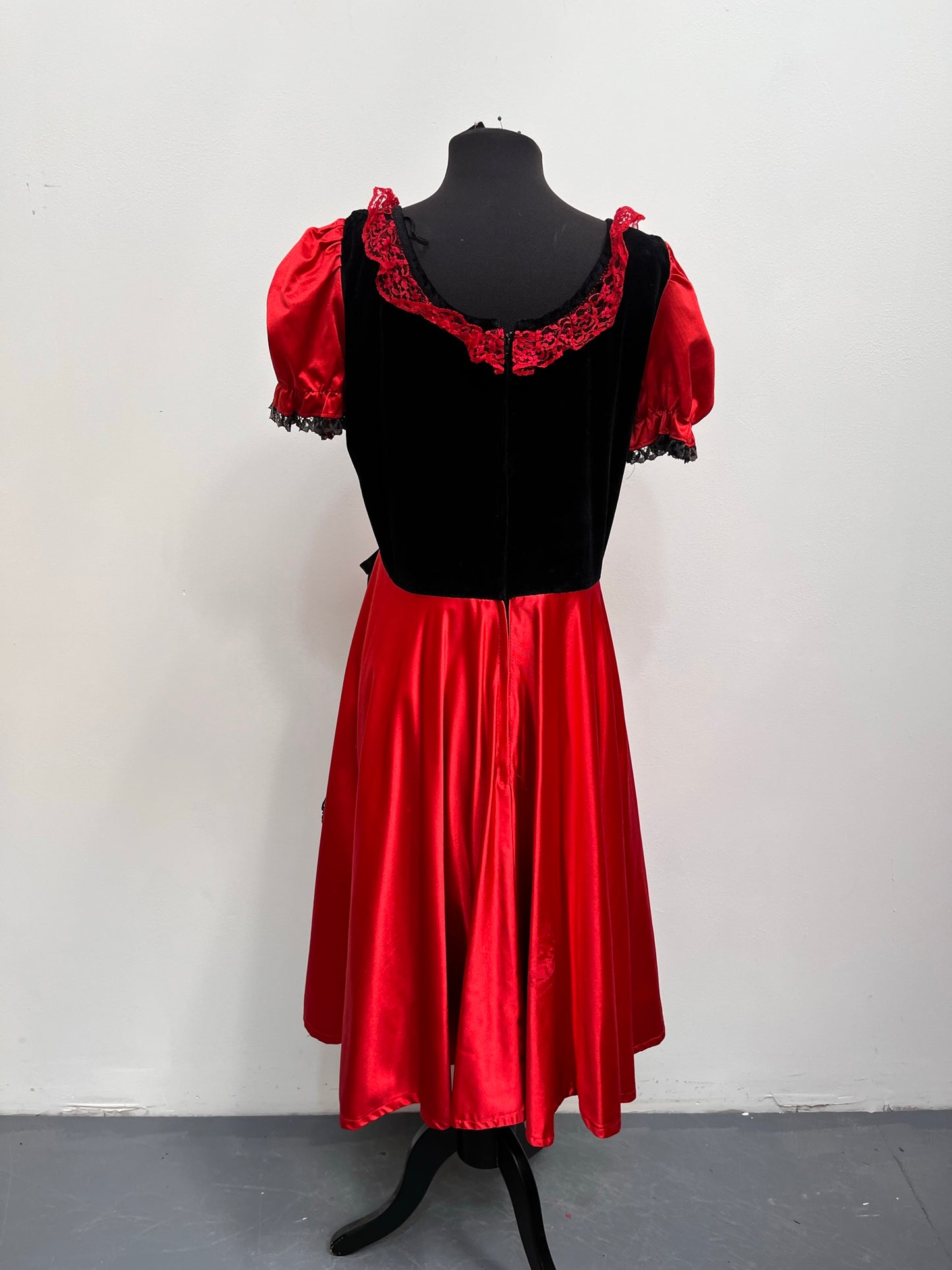 Moulin Rouge Black Red Show Girl Saloon Girl Dress Size 14-16