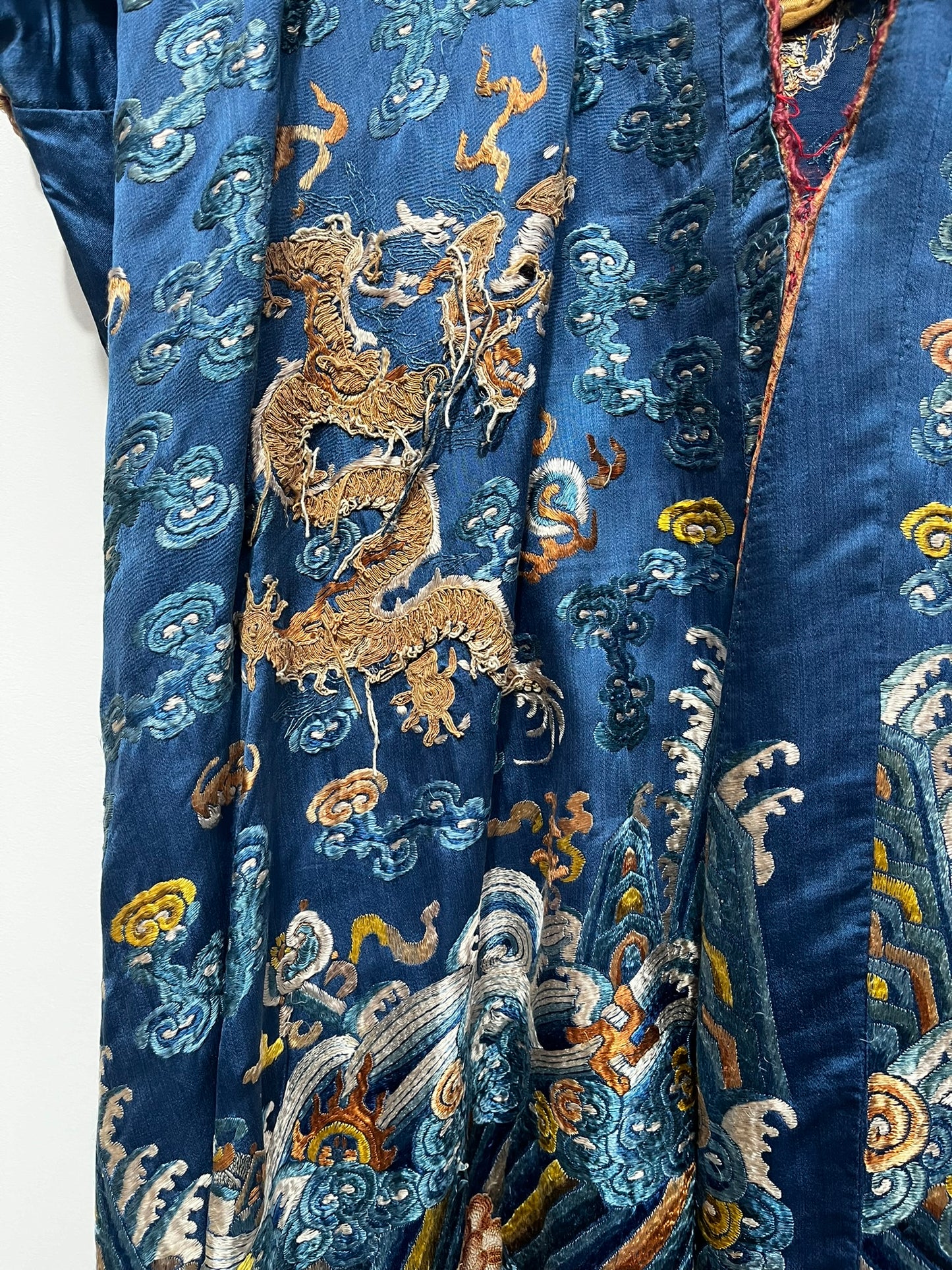 Vintage Beautiful embroidered Gown Kimono Changsham