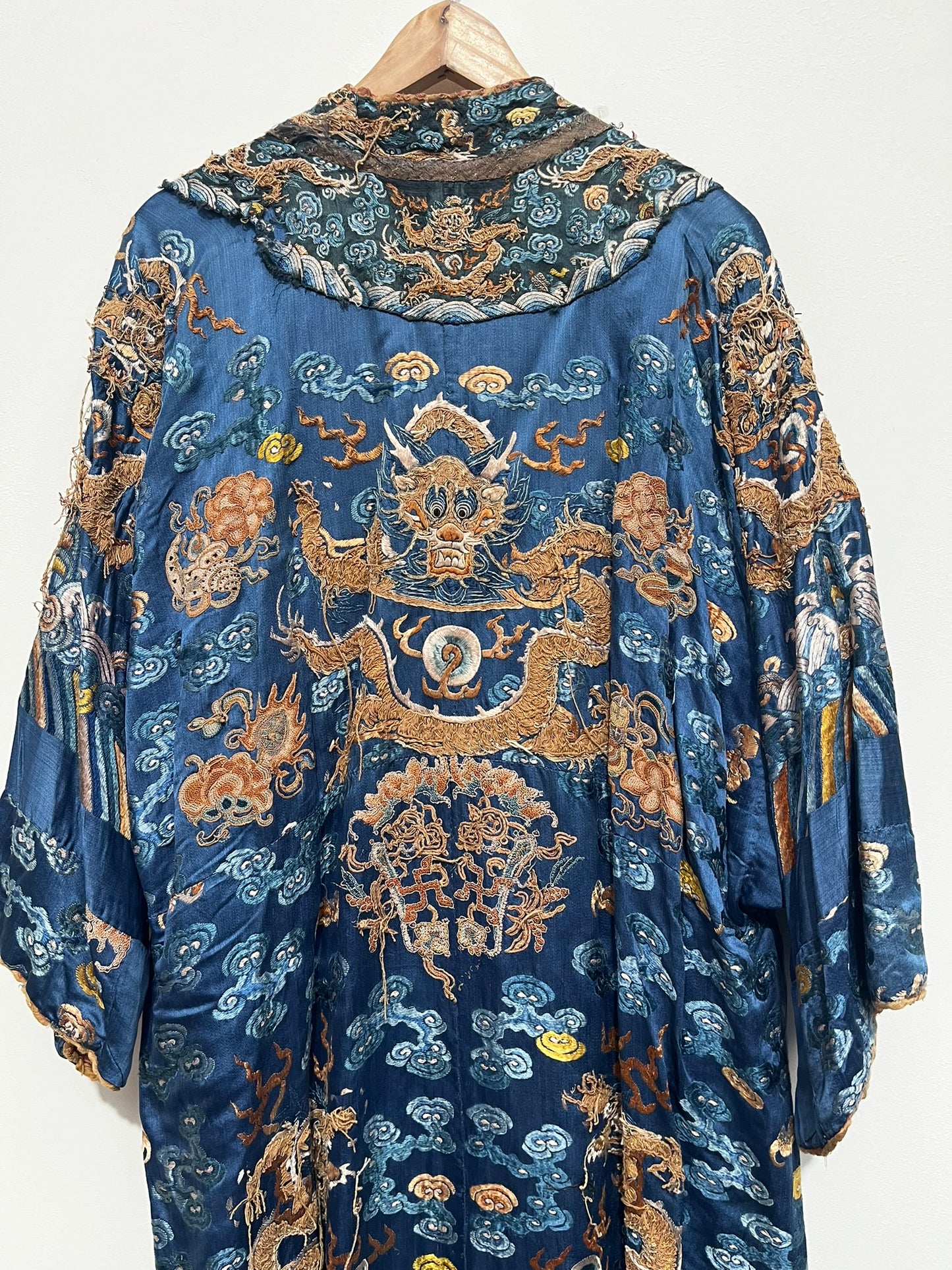 Vintage Beautiful embroidered Gown Kimono Changsham