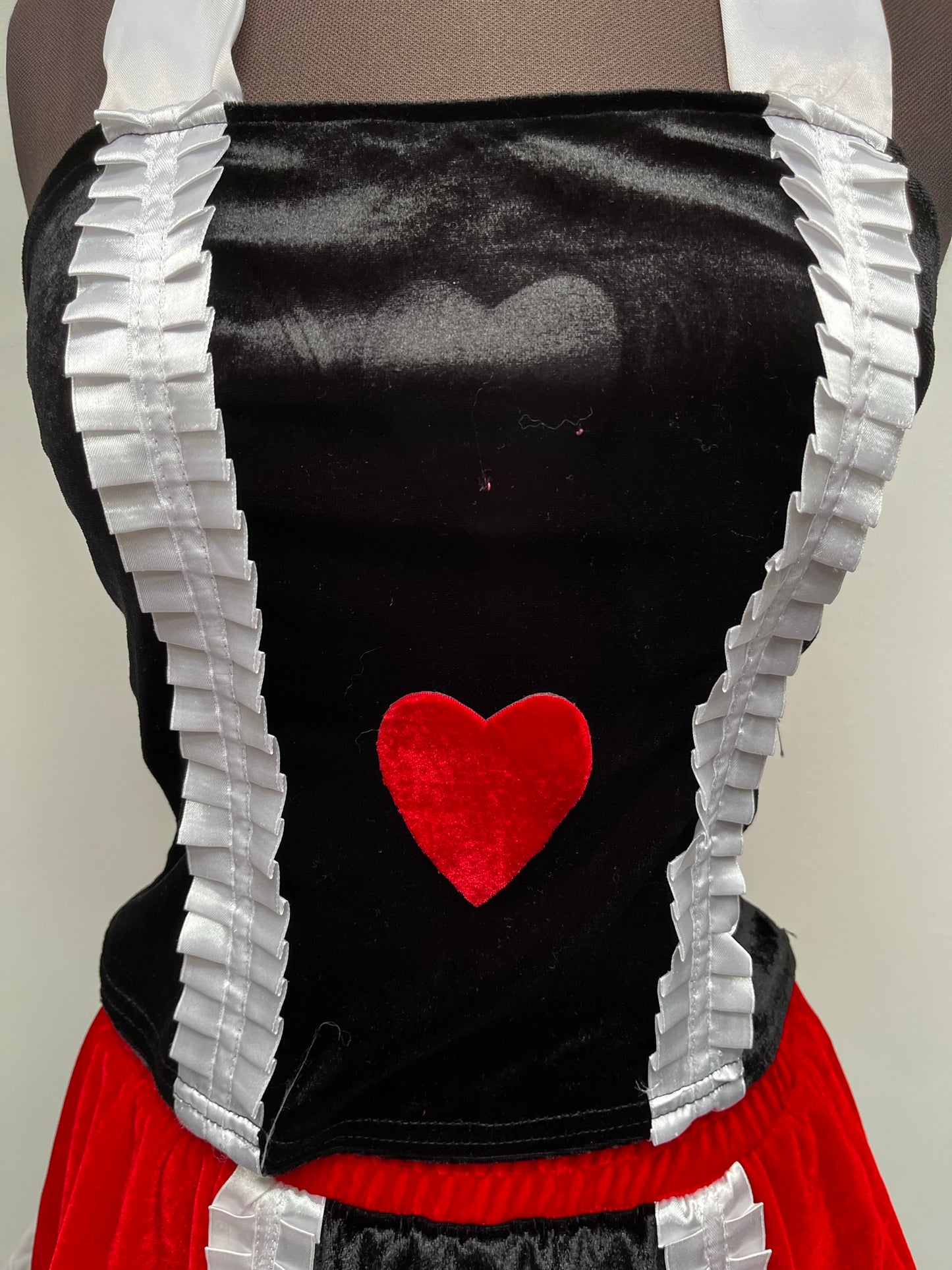 Black Red White Sexy Queen of Hearts Size 10 DAMAGED Ex Hire