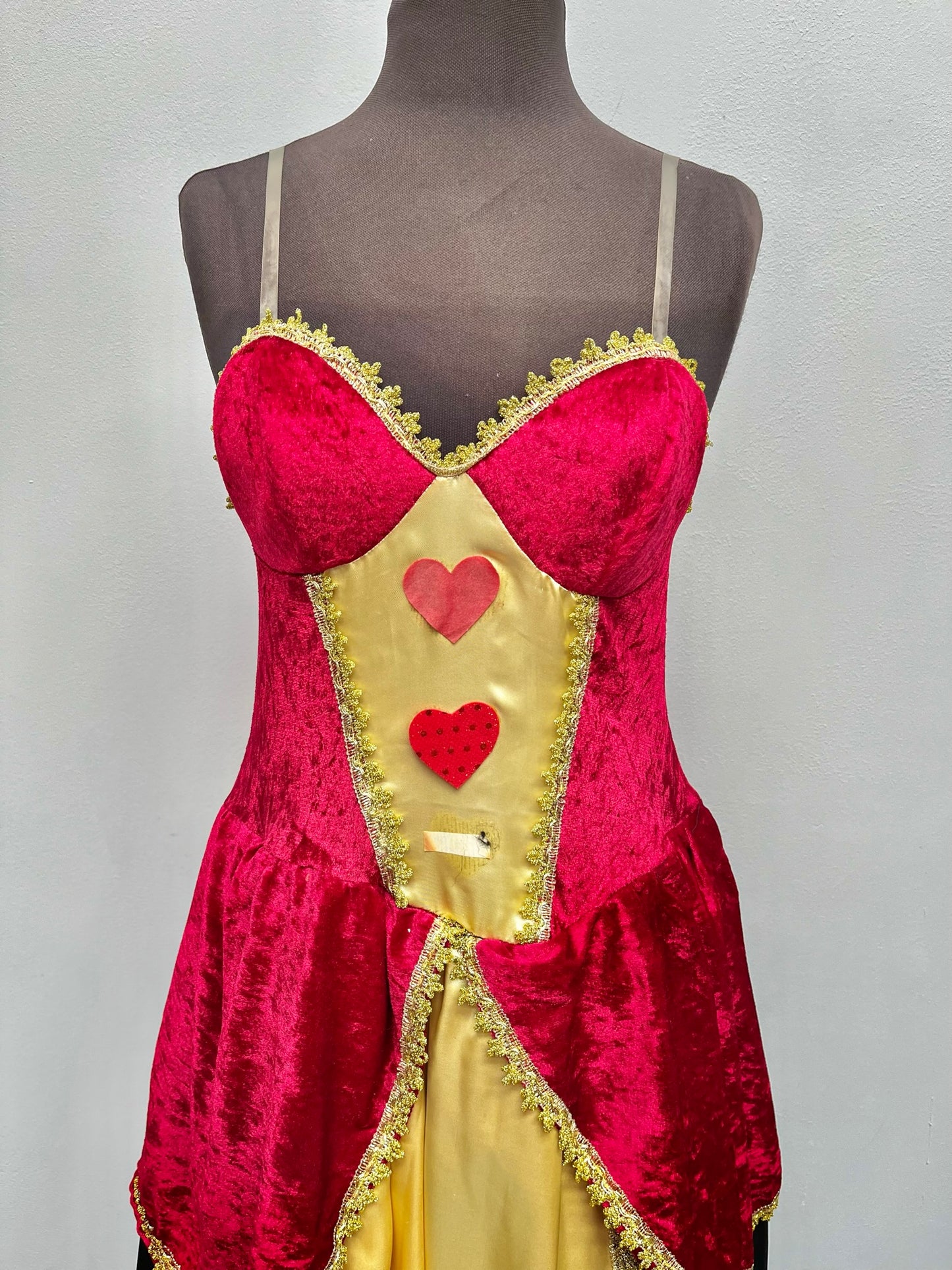 Black Red Gold Long Queen of Hearts Sz 12-14 DAMAGED Ex Hire