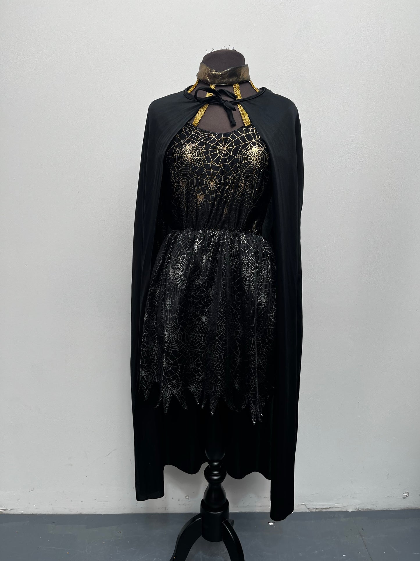 Black Gold Halloween Witch Outfit Size 10 EUR36 - Ex Hire