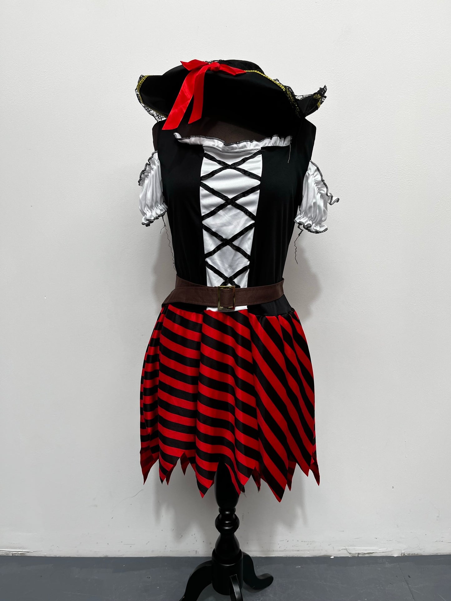New Lady Pirate Costume Size Medium