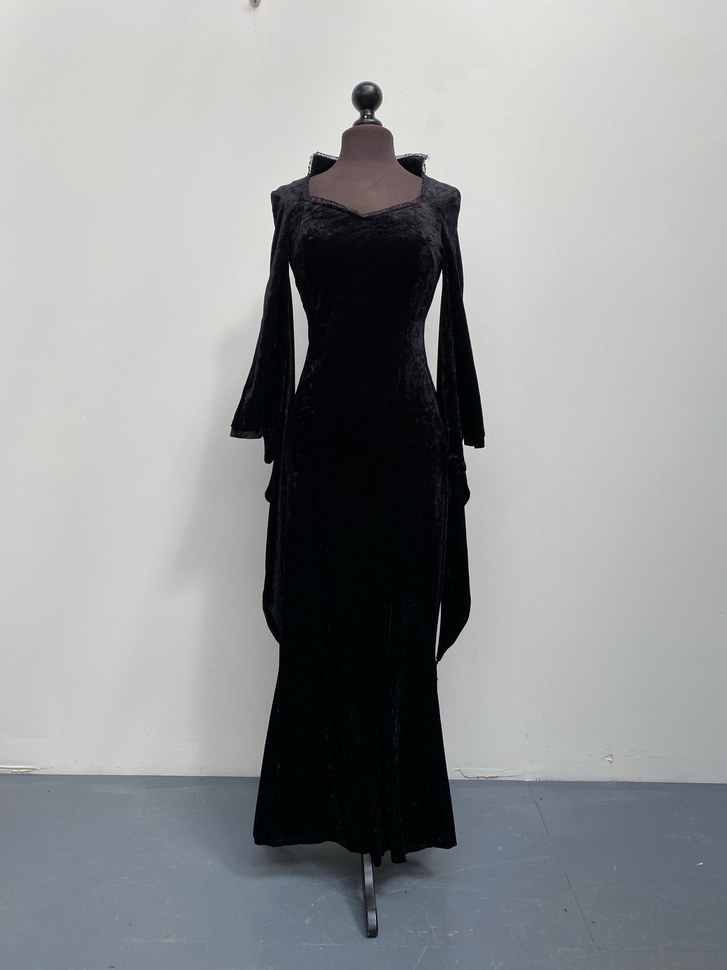 Black Velour Laughing Vampire Medieval Lady Dress Size S/M - Ex Hire Fancy Dress & Theatre Costume