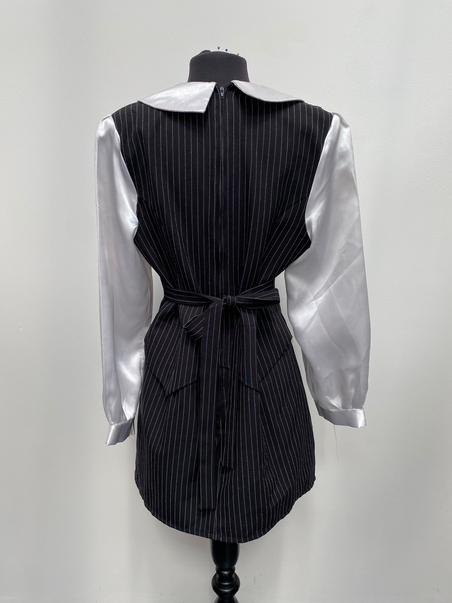 1920s Style Ladies Black Pinstripe Gangster Costume EUR40 UK 12 - Ex Hire Fancy Dress Costumes