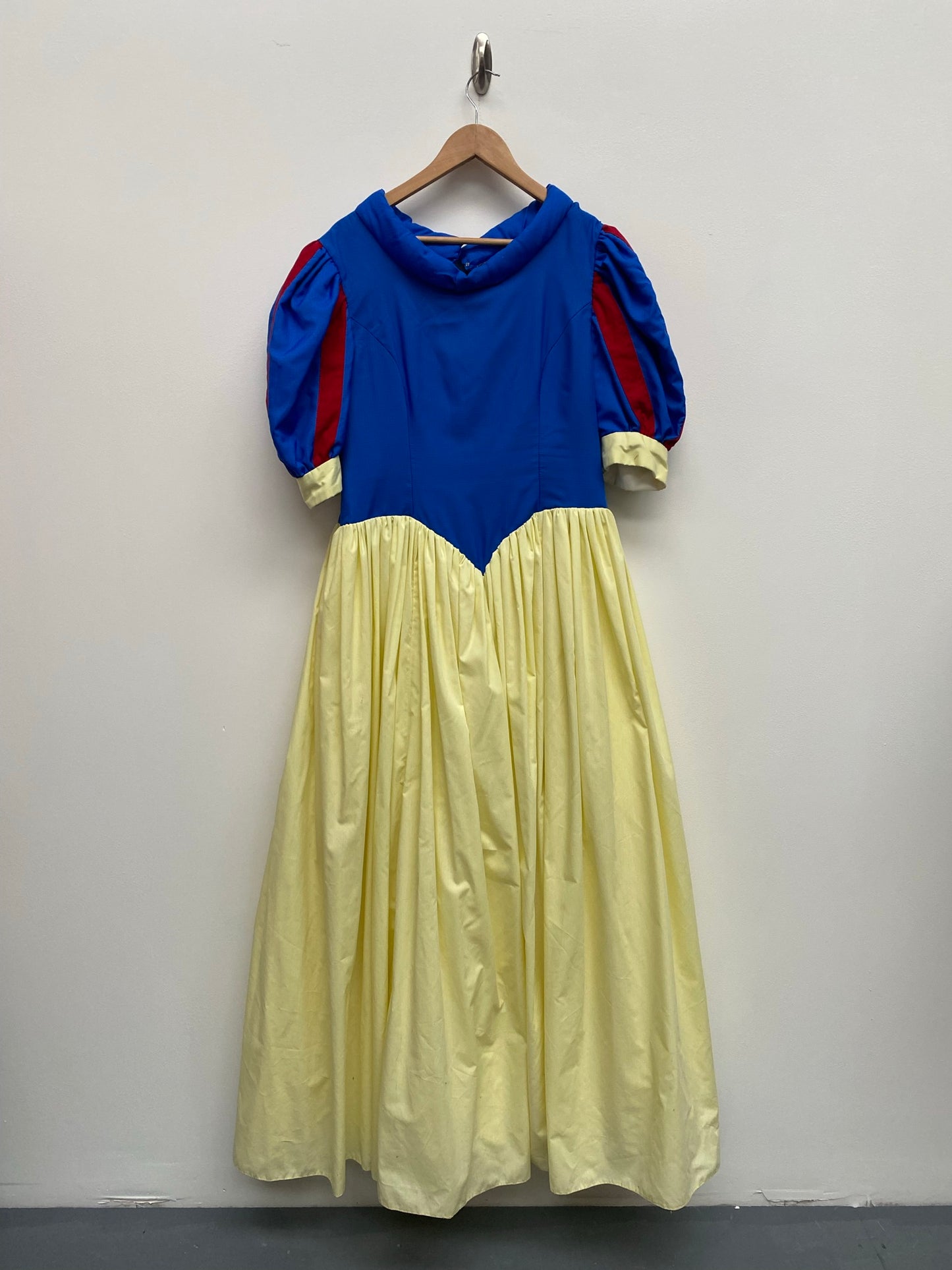 Adults Snow White Dress size 16-18 - Ex Hire Theatre Costume