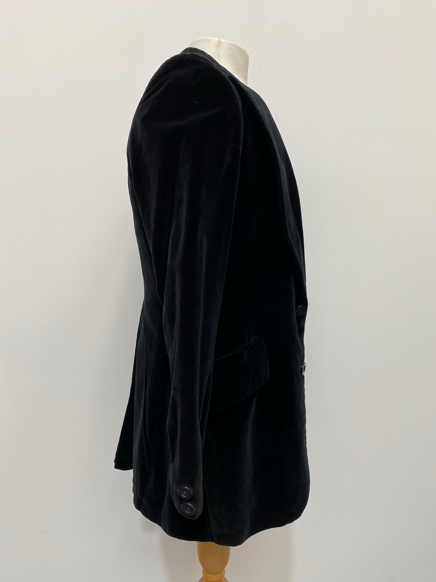 1970s Black Velvet Suit Size Men's Medium / Women's UK 16 - Vintage Clothing